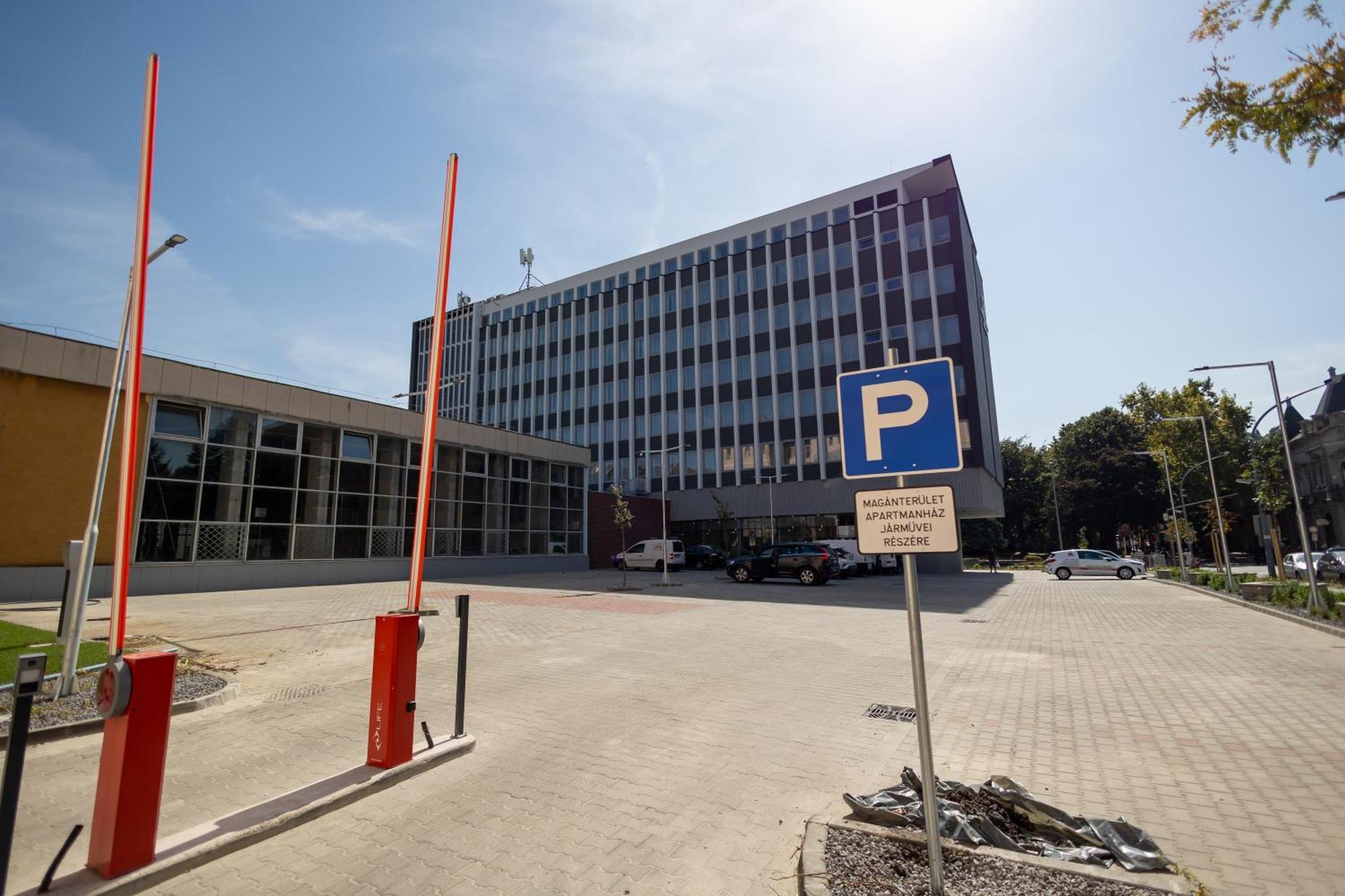 Central Residence Apartmanok Miskolc Ngoại thất bức ảnh